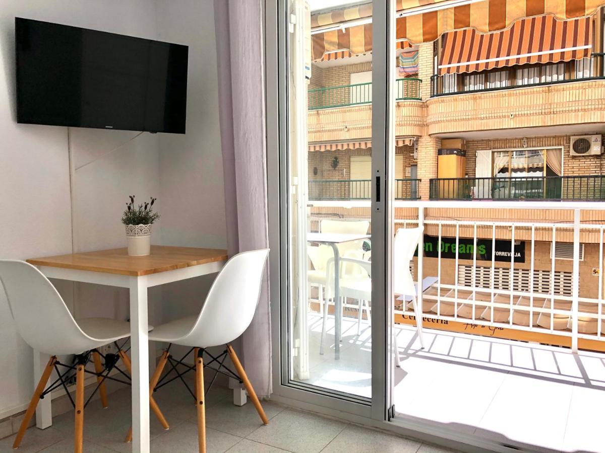 Studio di 23 m² in Appartamento con 1 bagno privato in zona Torrevieja Esterno foto