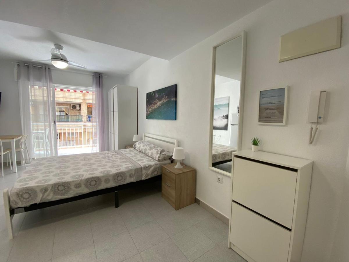 Studio di 23 m² in Appartamento con 1 bagno privato in zona Torrevieja Esterno foto