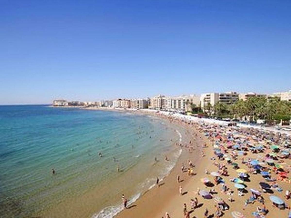 Studio di 23 m² in Appartamento con 1 bagno privato in zona Torrevieja Esterno foto